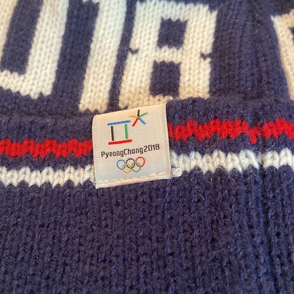 North face beanie - Picture 2 of 6